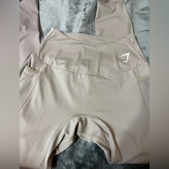 Muted gray sheer Gymshark leggings size small - Picture 8 of 8